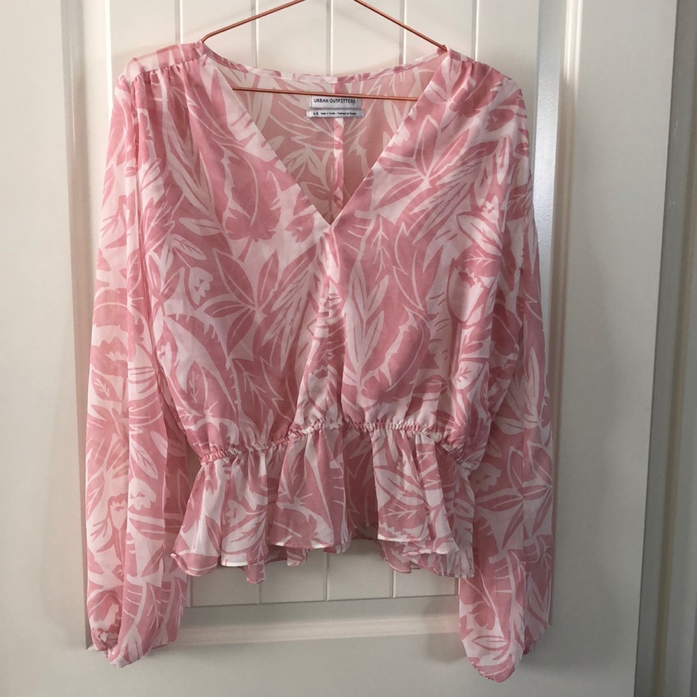 Urban Outfitters Cropped floral blouse